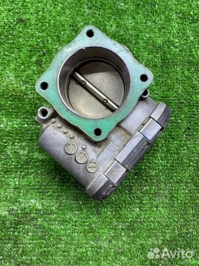 Дросельная заслонка Volkswagen Passat B5 ADR 1.8