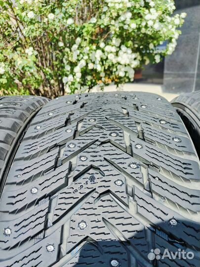 Nokian Tyres Hakkapeliitta 8 SUV 265/45 R20