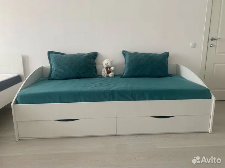 Кровать подростковая белая