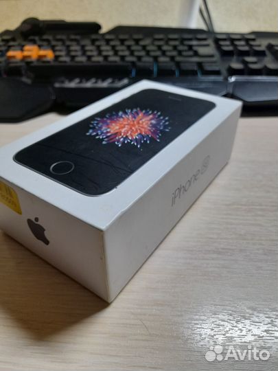iPhone SE, 32 ГБ