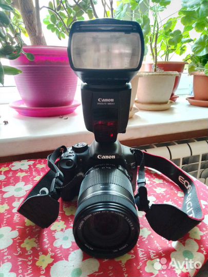 Зеркальный фотоаппарат canon 550d и фотовспышка