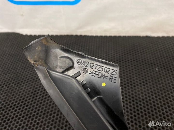 Уплотнитель стекла Mercedes-Benz E-Class W212