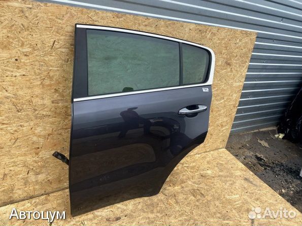 Задняя левая дверь Kia Sportage 4 QL