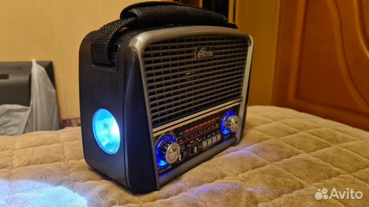 Приёмник ретро Ritmix Rpr-065 USB фонарь АКБ