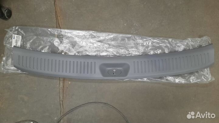 Обшивка багажника Hyundai H1/Grand Starex уц