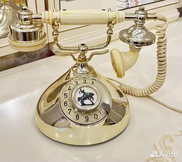 Старый телефон СССР