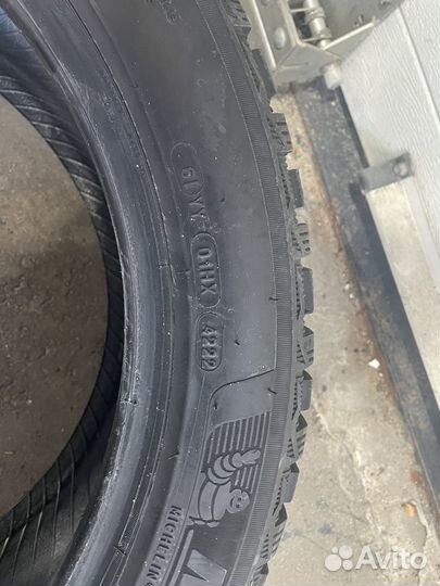 Michelin X-Ice North 4 275/40 R19