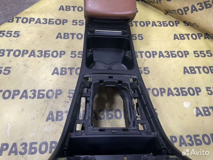 Консоль центральная VW Passat CC