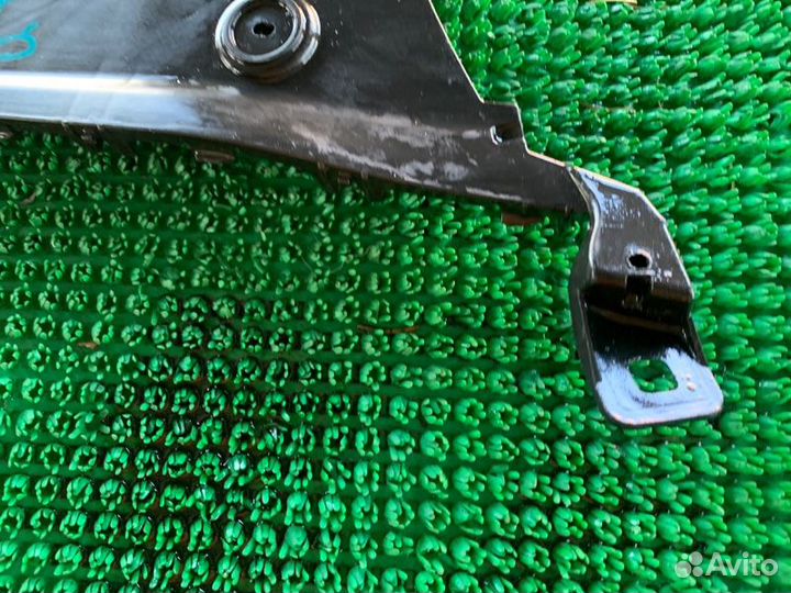 Крепление бампера прав. зад. audi Q7