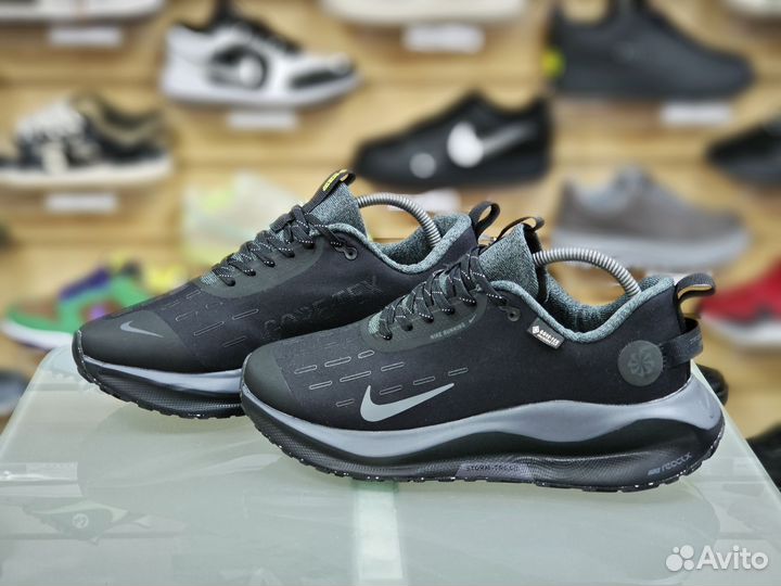 Кроссовки Nike Infinity