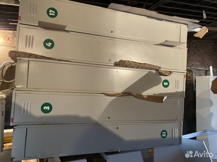 Шкаф металлический для одежды бу