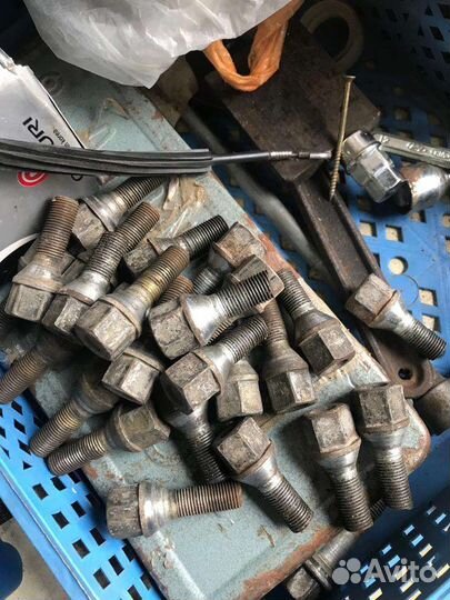 Гайки и болты колёсные(форд, Мёрс, киа, тойота)