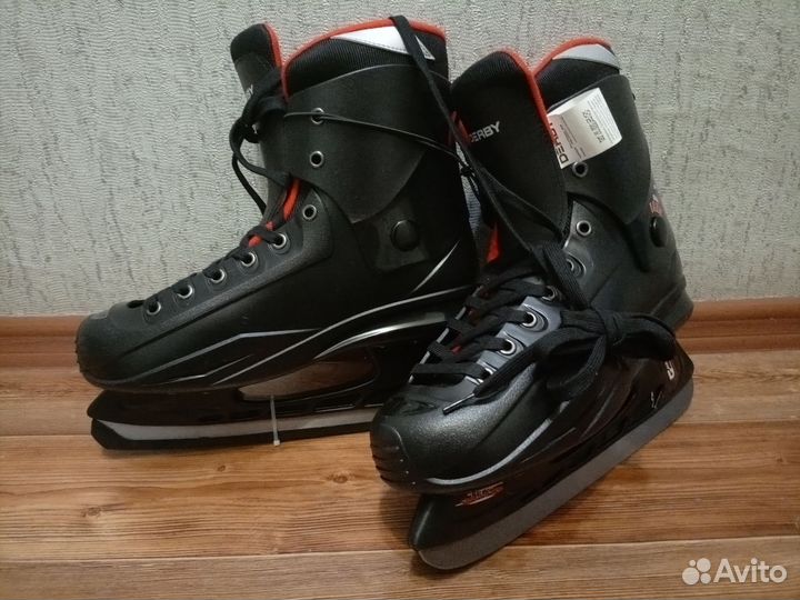 Коньки хоккейные