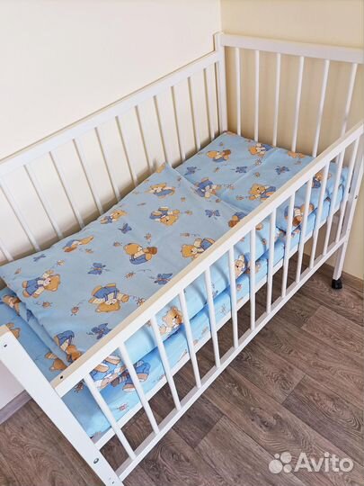 Комплект в детскую кроватку с бортиками