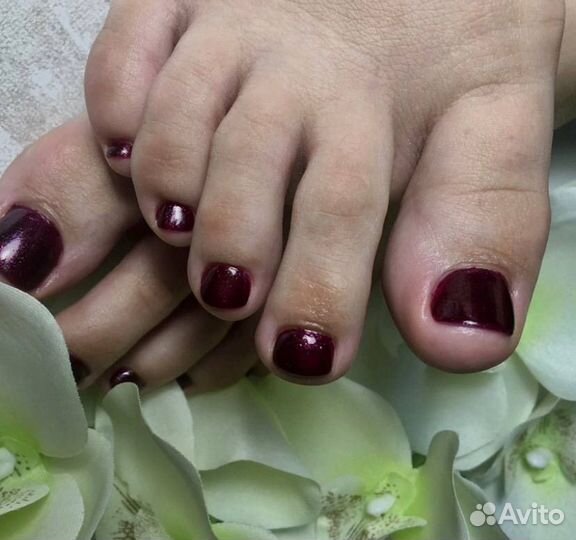 Модель на педикюр