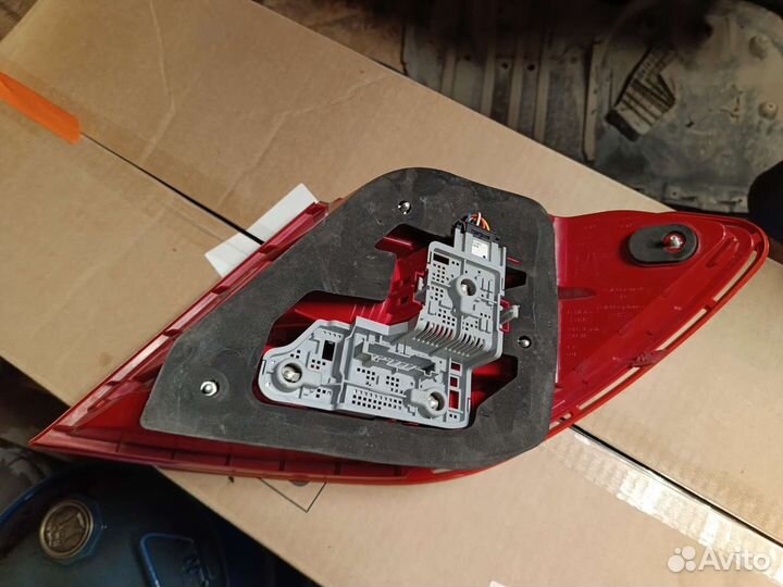 Фонарь задний левый диодный мерседес w204