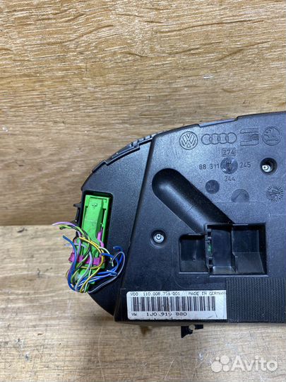 Панель приборов Volkswagen Golf 4 бензин 112544