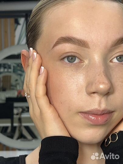 Брови Ламинирование ресниц Прокол ушей