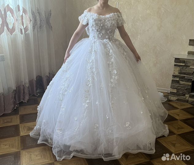 Платье свабедное