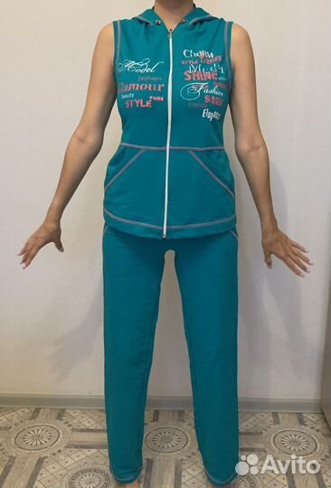 Женский спортивный костюм
