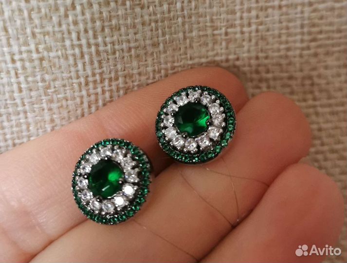 Серебряные серьги пусеты с фианитами