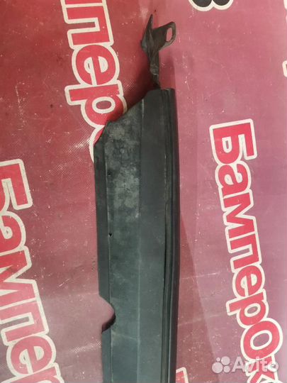 Накладка крыла Toyota Land Cruiser 200 2008 перед