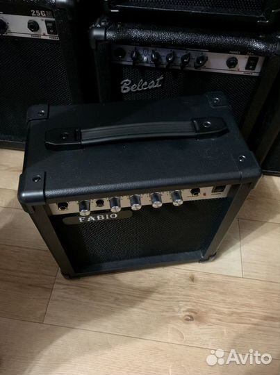 Электрогитара Stratocaster + Комбоусилитель 20 Ват