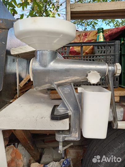 Соковыжималка и мясорубка ручная СССР