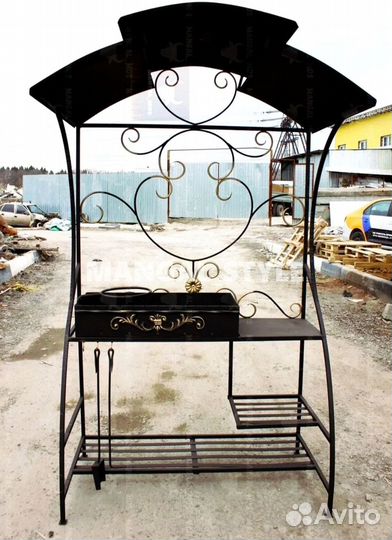 Мангал с крышей