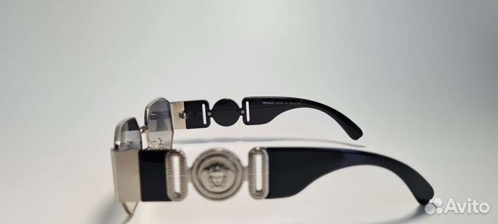 Солнцезащитные очки versace