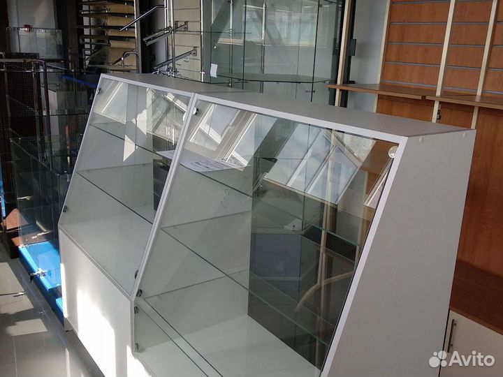 Прилавки,стеллажи,витрины