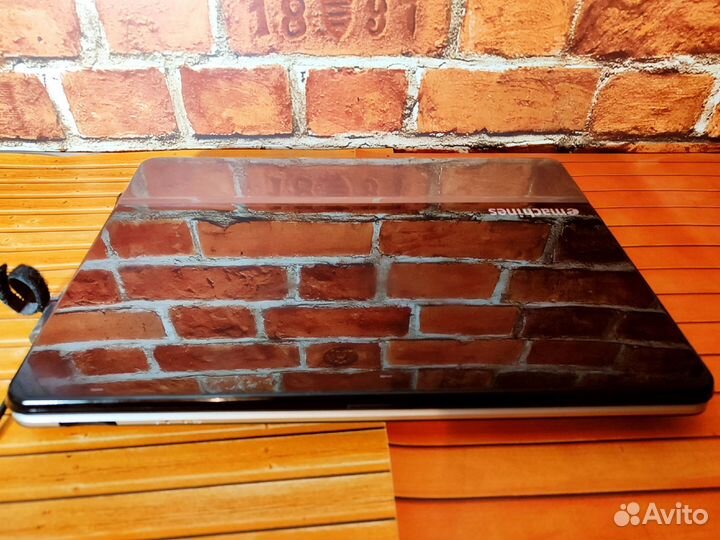 Acer Emachines D440 - V120 \ 2 Озу \ 80 HDD