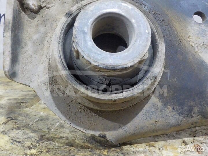 Рычаг передний правый Renault Megane