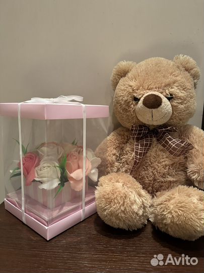 Шоколадные цветы в коробке