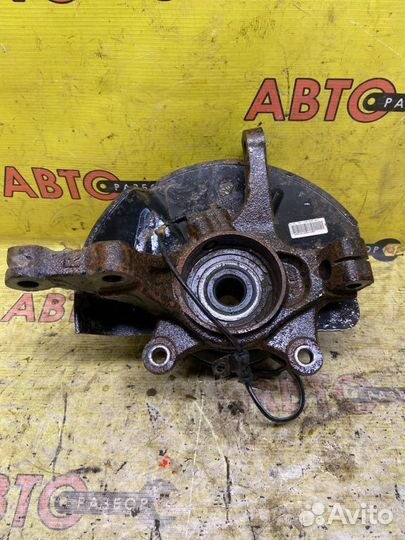 Поворотный кулак передний правый Kia Sportage SL