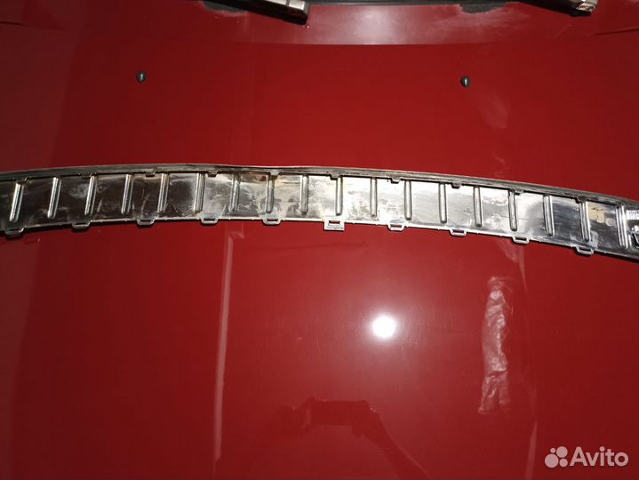 Накладка на задний бампер touareg