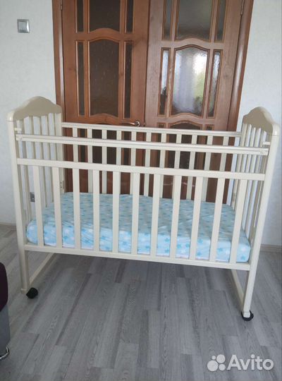 Кровать детская с матрасом