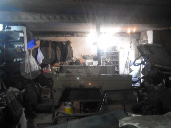 Гараж, > 30 м²