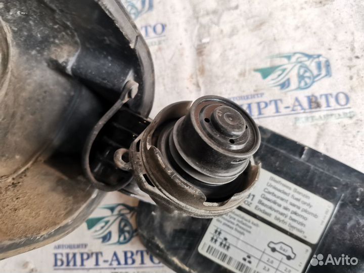 Лючок бензобака Volkswagen Jetta V (2005—2011)