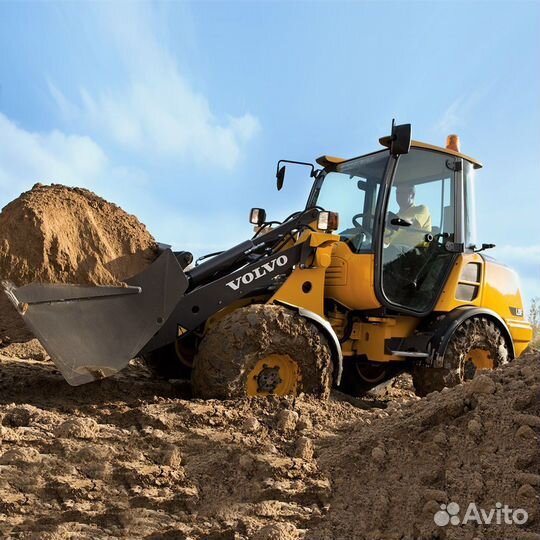 Аренда экскаватора-погрузчика услуги трактора