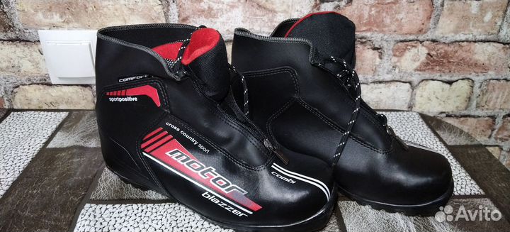 Лыжные ботинки