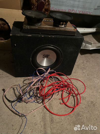 Сабвуфер с усилителем колонками