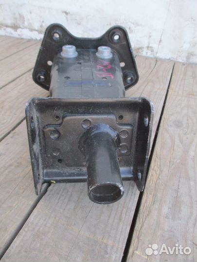 Кронштейн усилителя передний пр. Mercedes Benz