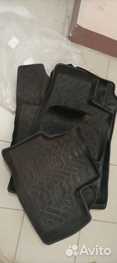 Автомобильные коврики резиновые