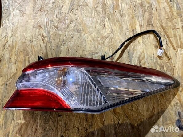 Задний фонарь в крыло Тойота Камри 70