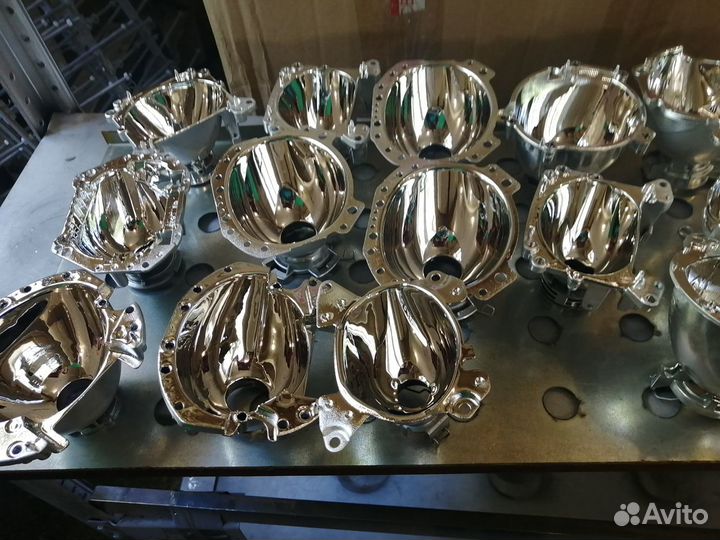 Восстановление отражателей фар в вакууме алюминием