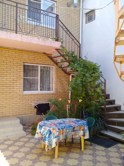 Комната 10 м² в 7-к., 1/2 эт.