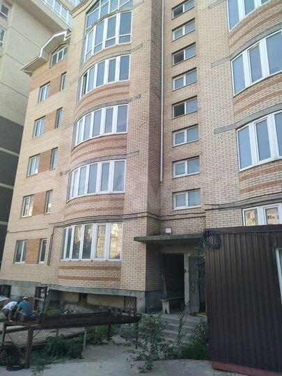 3-к. квартира, 105 м², 1/6 эт.