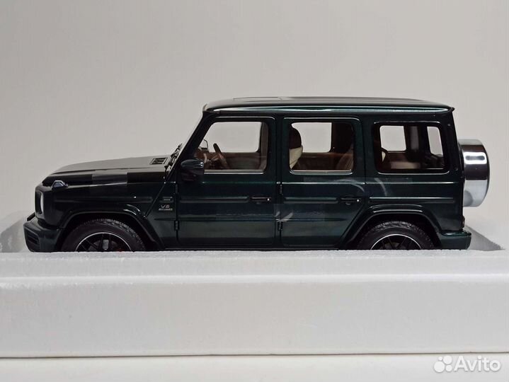 Mercedes G63 Amg 2018 Green 1:18 Minichamps