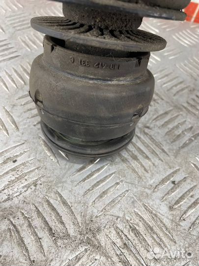 Стойка передняя Фольксваген Поло мк 5